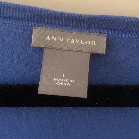 Ann Taylor Bright blue sweater size L - 78% rayon and 22% nylon - Picture 2 of 5